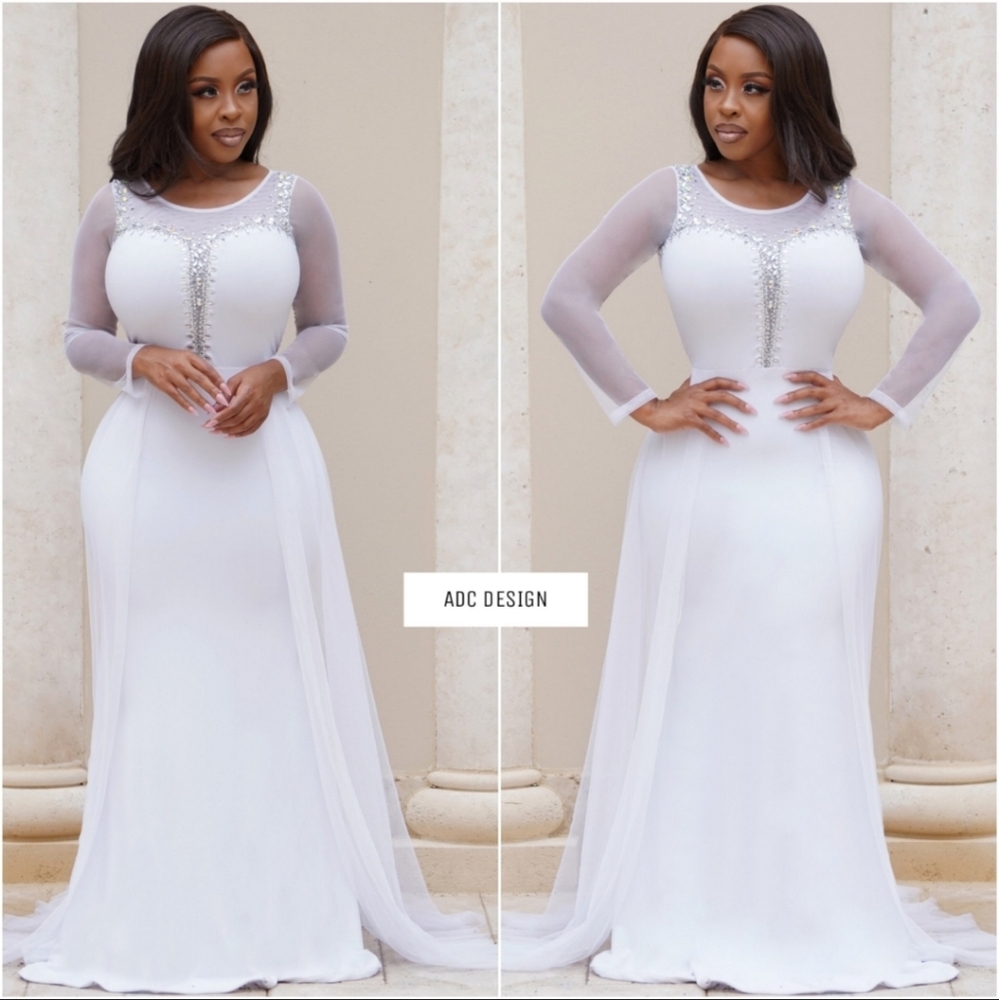 Wedding dress with Swarovski gems !NEVER WORN!